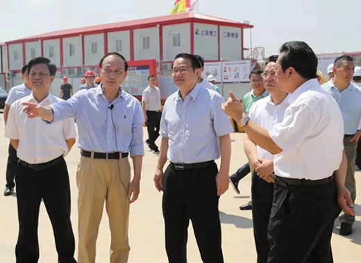 江西省省长易炼红莅临ag亚娱集团南昌项目建设现场调研